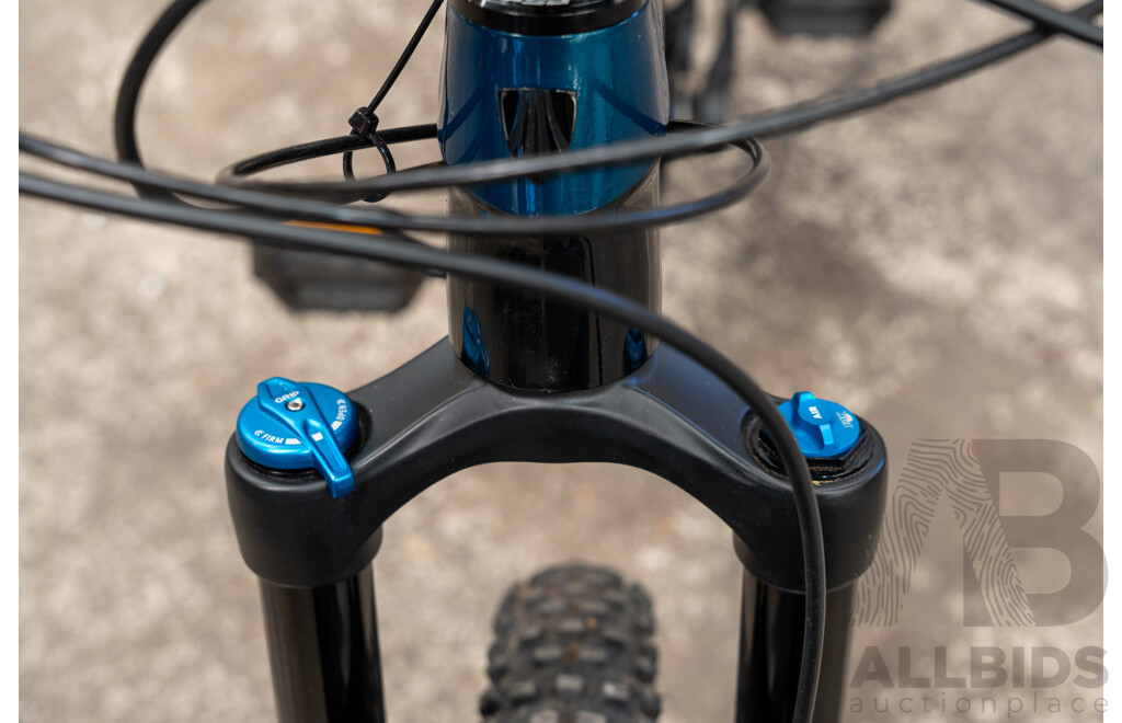 Trek Fuel-Ex-8 24 Speed Mountain Bike