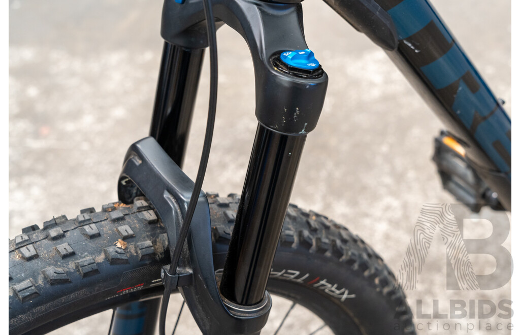 Trek Fuel-Ex-8 24 Speed Mountain Bike