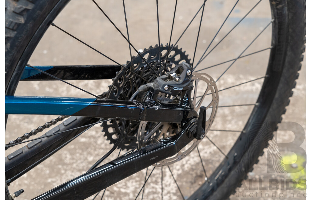 Trek Fuel-Ex-8 24 Speed Mountain Bike