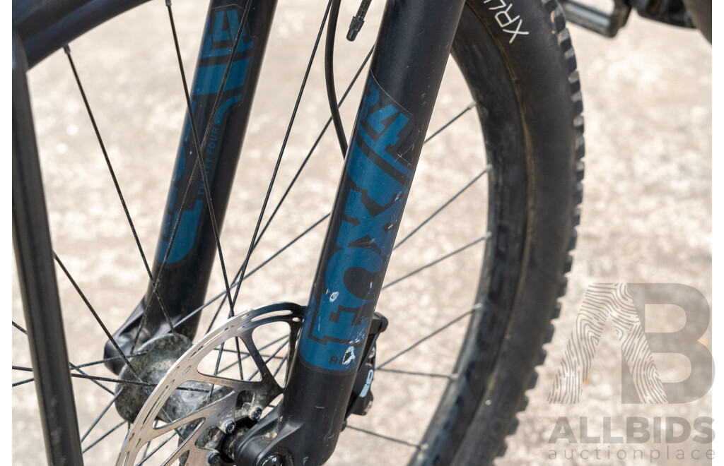 Trek Fuel-Ex-8 24 Speed Mountain Bike