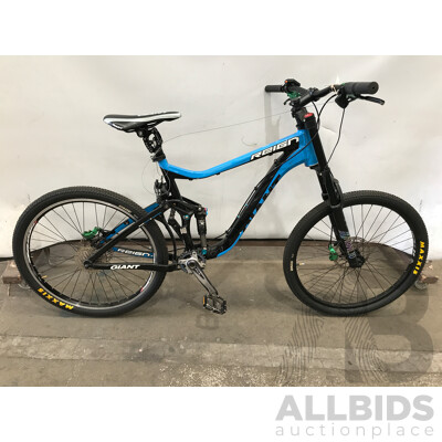 Giant Reign 10 Speed Mountain Bike