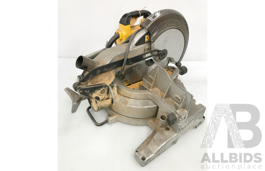 DeWalt 254mm Compound Mitre Saw