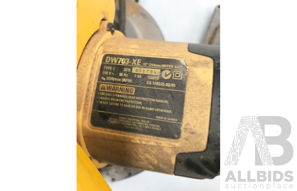 DeWalt 254mm Compound Mitre Saw