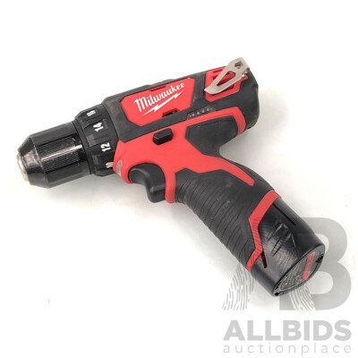 Milwaukee  M12 Lithium-Ion 12 Volt Cordless Sub Compact Drill/Driver