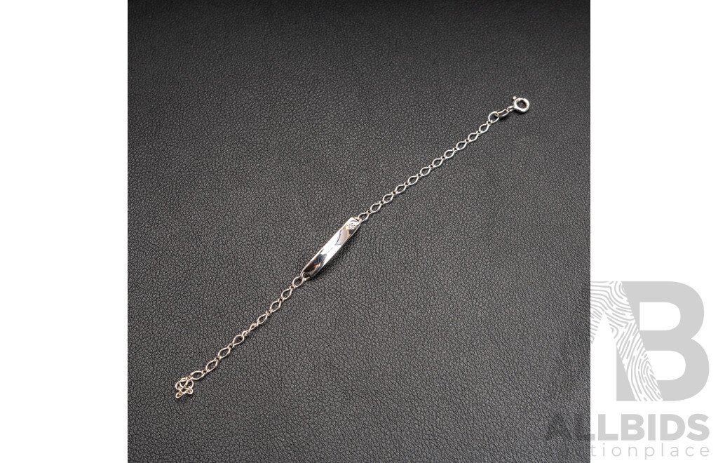 9ct Angus & Coote White Gold Diamond (0.01ct) Set Baby Name Plate Bracelet, 16cm, 2.91 Grams - as New
