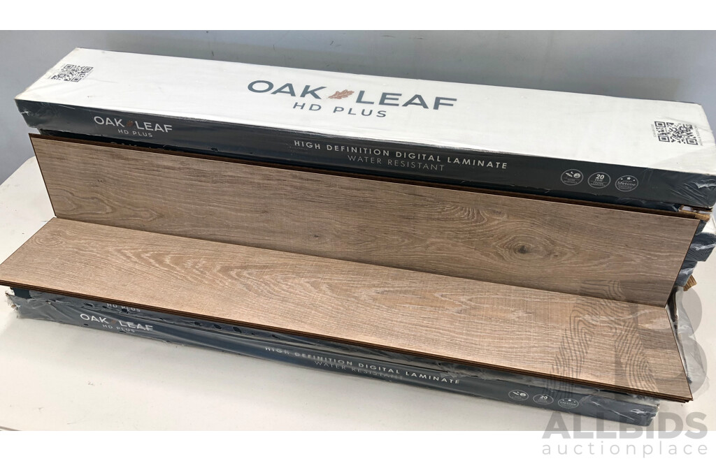 Oak Leaf HD Plus 8mm  Laminate Flooring - Wolf Grey Finish - 15.16 Square Meters - Brand New