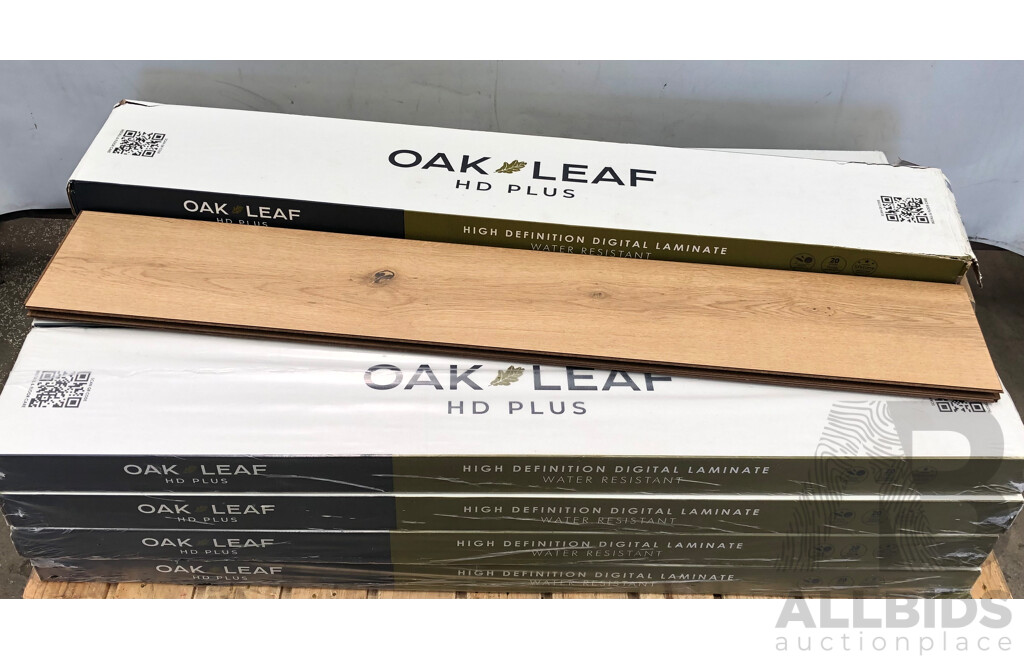Oak Leaf HD Plus 8mm Laminate Flooring - Natural Finish - 24.64 Square Meters - Brand New