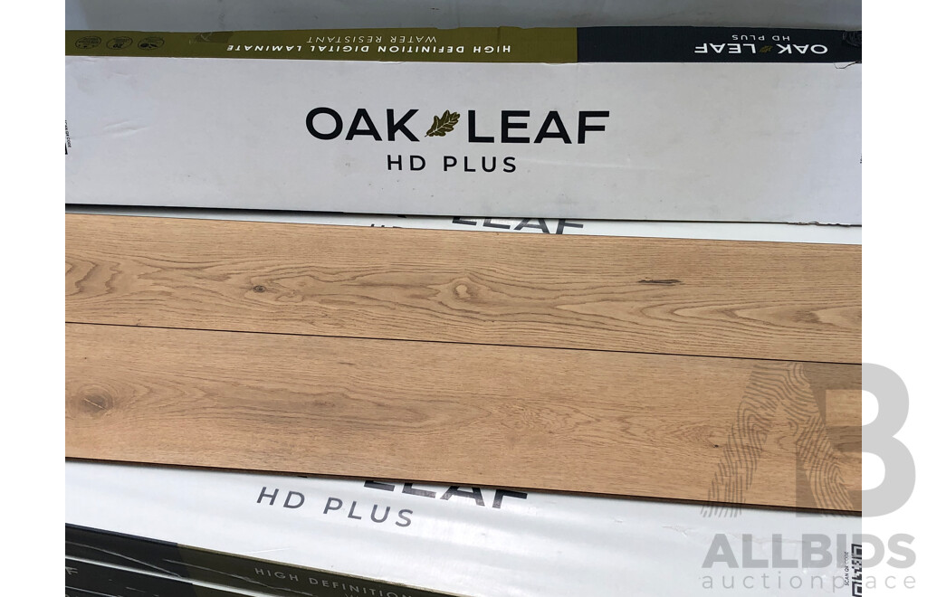 Oak Leaf HD Plus 8mm Laminate Flooring - Natural Finish - 24.64 Square Meters - Brand New