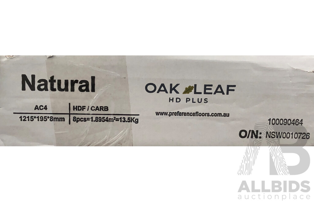 Oak Leaf HD Plus 8mm  Laminate Flooring - Natural Finish - 24.64 Square Meters - Brand New