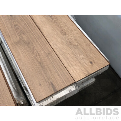 12mm Laminate Flooring - Natural Oak Finish - 32.4425 Square Meters - Brand New