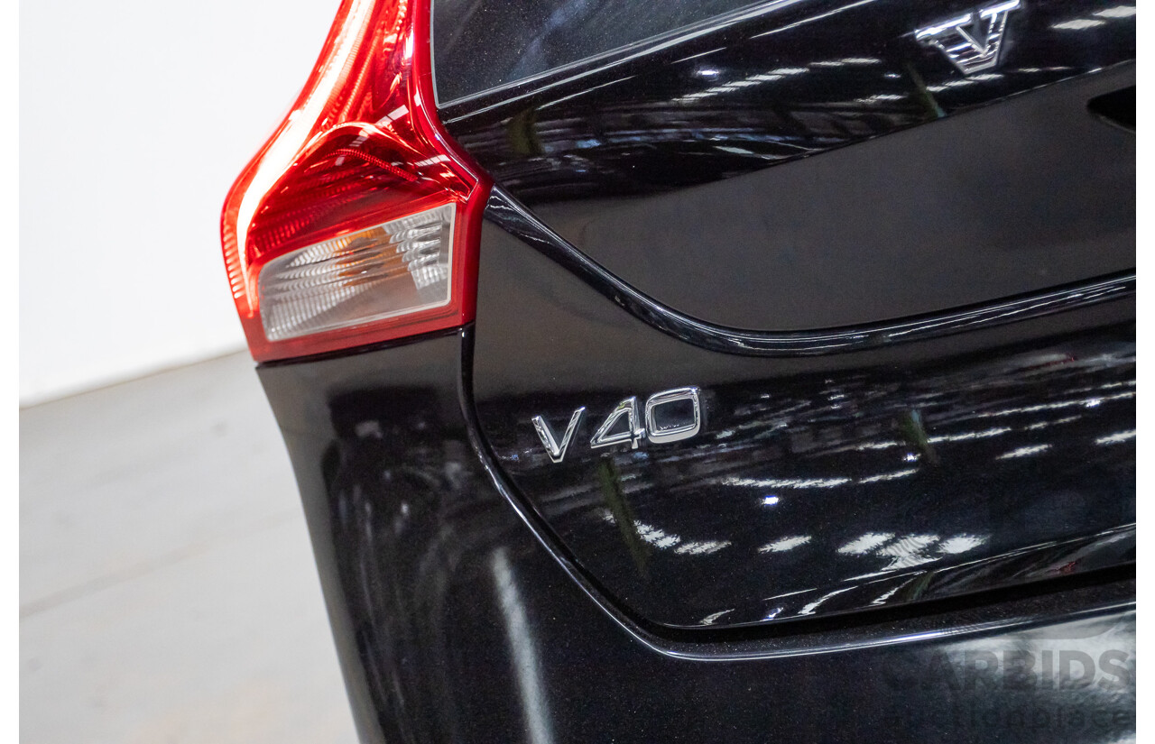01/2015 Volvo V40 T5 R-DESIGN M MY15 5D Hatchback Black Sapphire Metallic Turbo 2.0L