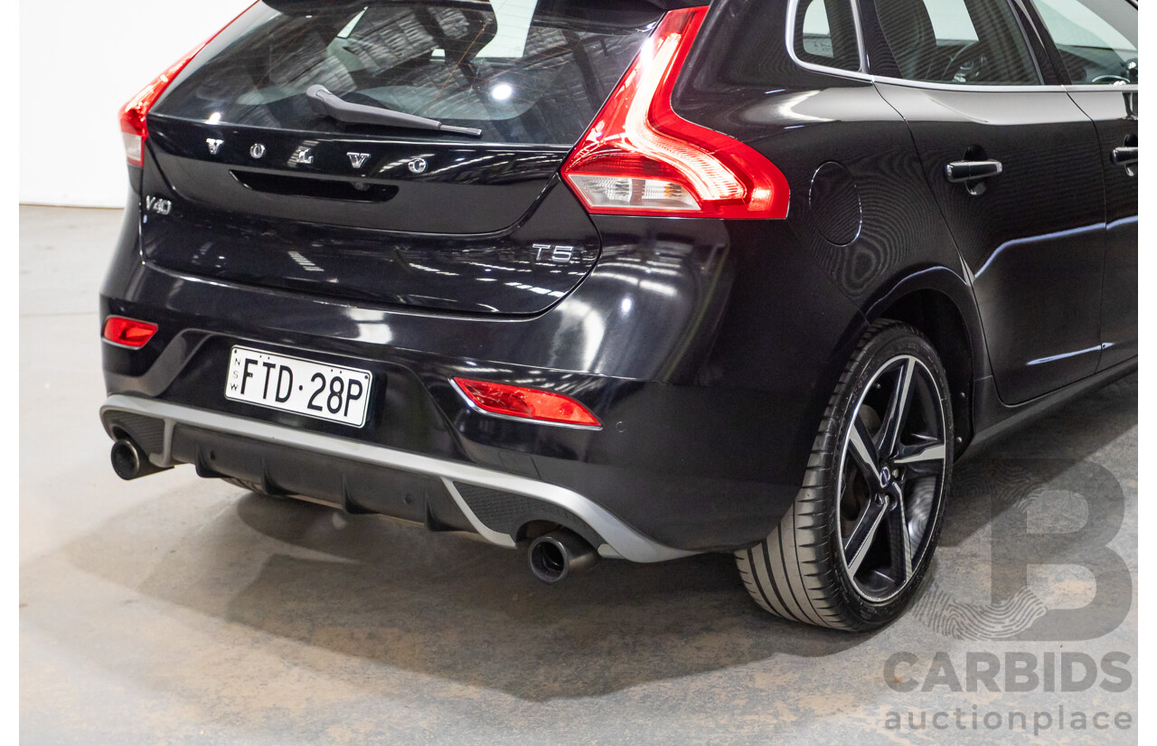 01/2015 Volvo V40 T5 R-DESIGN M MY15 5D Hatchback Black Sapphire Metallic Turbo 2.0L