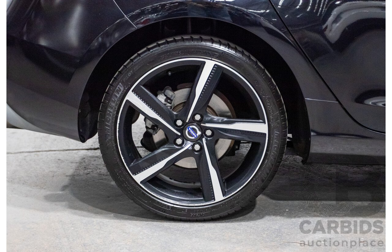 01/2015 Volvo V40 T5 R-DESIGN M MY15 5D Hatchback Black Sapphire Metallic Turbo 2.0L