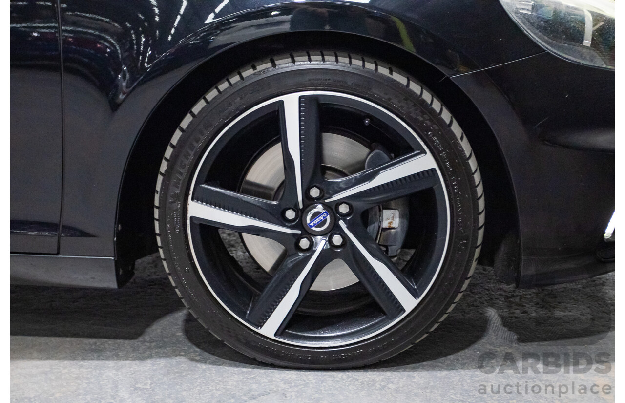 01/2015 Volvo V40 T5 R-DESIGN M MY15 5D Hatchback Black Sapphire Metallic Turbo 2.0L