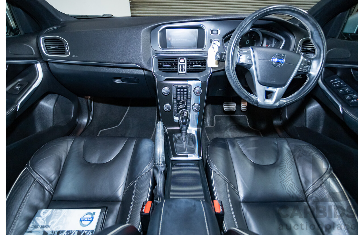 01/2015 Volvo V40 T5 R-DESIGN M MY15 5D Hatchback Black Sapphire Metallic Turbo 2.0L