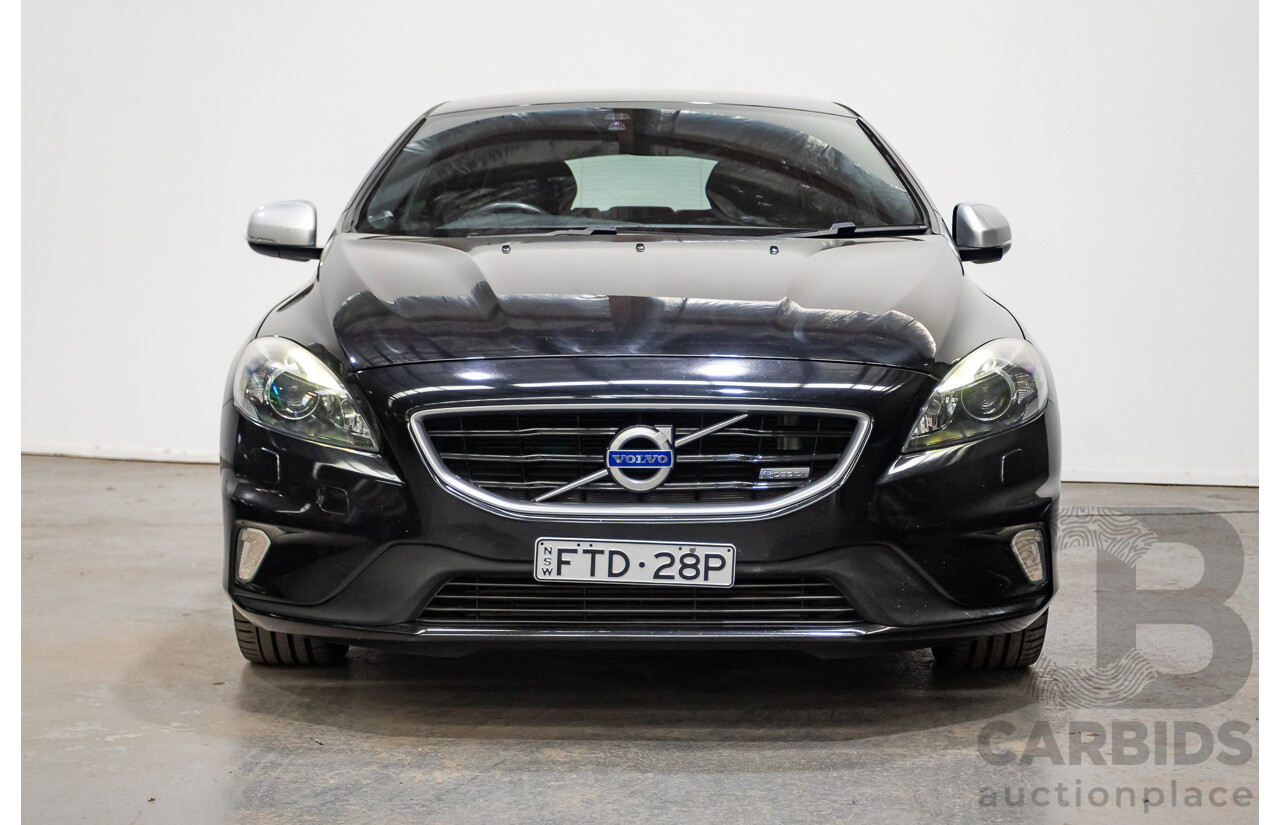 01/2015 Volvo V40 T5 R-DESIGN M MY15 5D Hatchback Black Sapphire Metallic Turbo 2.0L