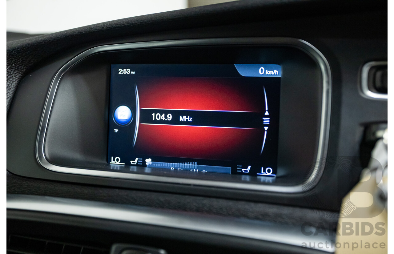 01/2015 Volvo V40 T5 R-DESIGN M MY15 5D Hatchback Black Sapphire Metallic Turbo 2.0L