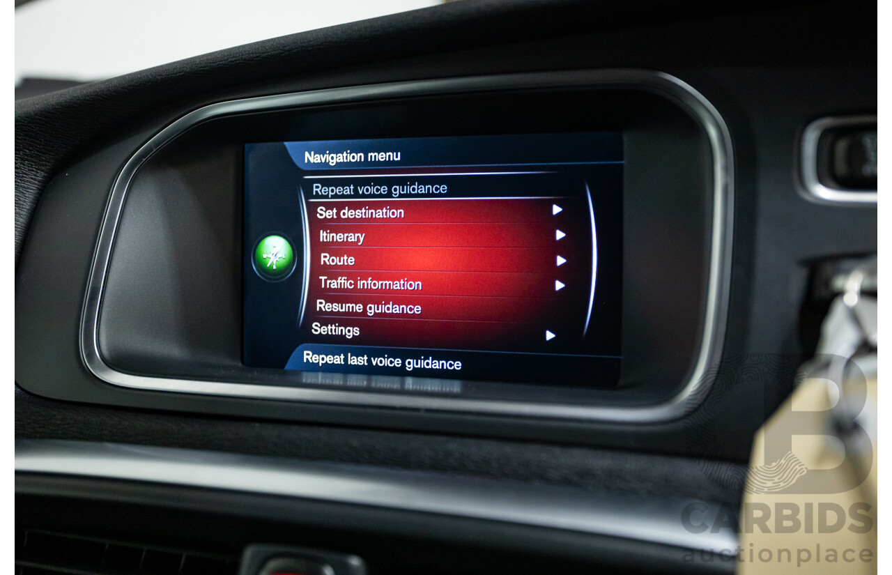 01/2015 Volvo V40 T5 R-DESIGN M MY15 5D Hatchback Black Sapphire Metallic Turbo 2.0L