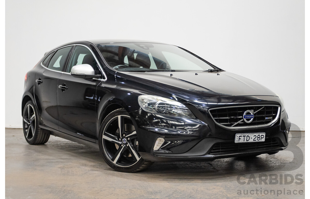 01/2015 Volvo V40 T5 R-DESIGN M MY15 5D Hatchback Black Sapphire Metallic Turbo 2.0L