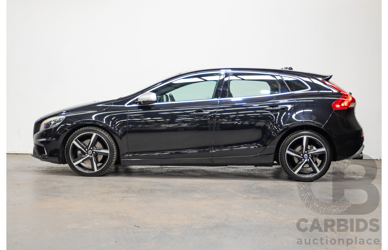 01/2015 Volvo V40 T5 R-DESIGN M MY15 5D Hatchback Black Sapphire Metallic Turbo 2.0L