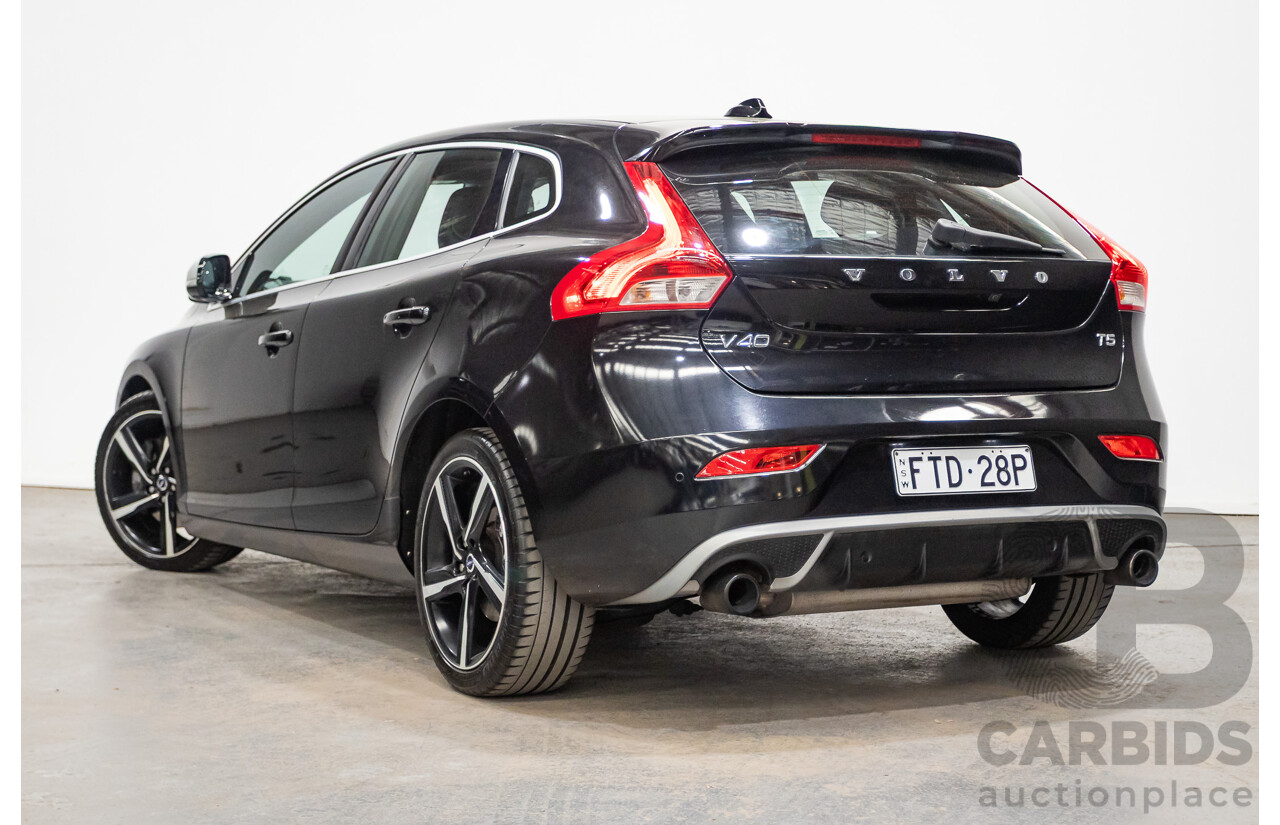 01/2015 Volvo V40 T5 R-DESIGN M MY15 5D Hatchback Black Sapphire Metallic Turbo 2.0L
