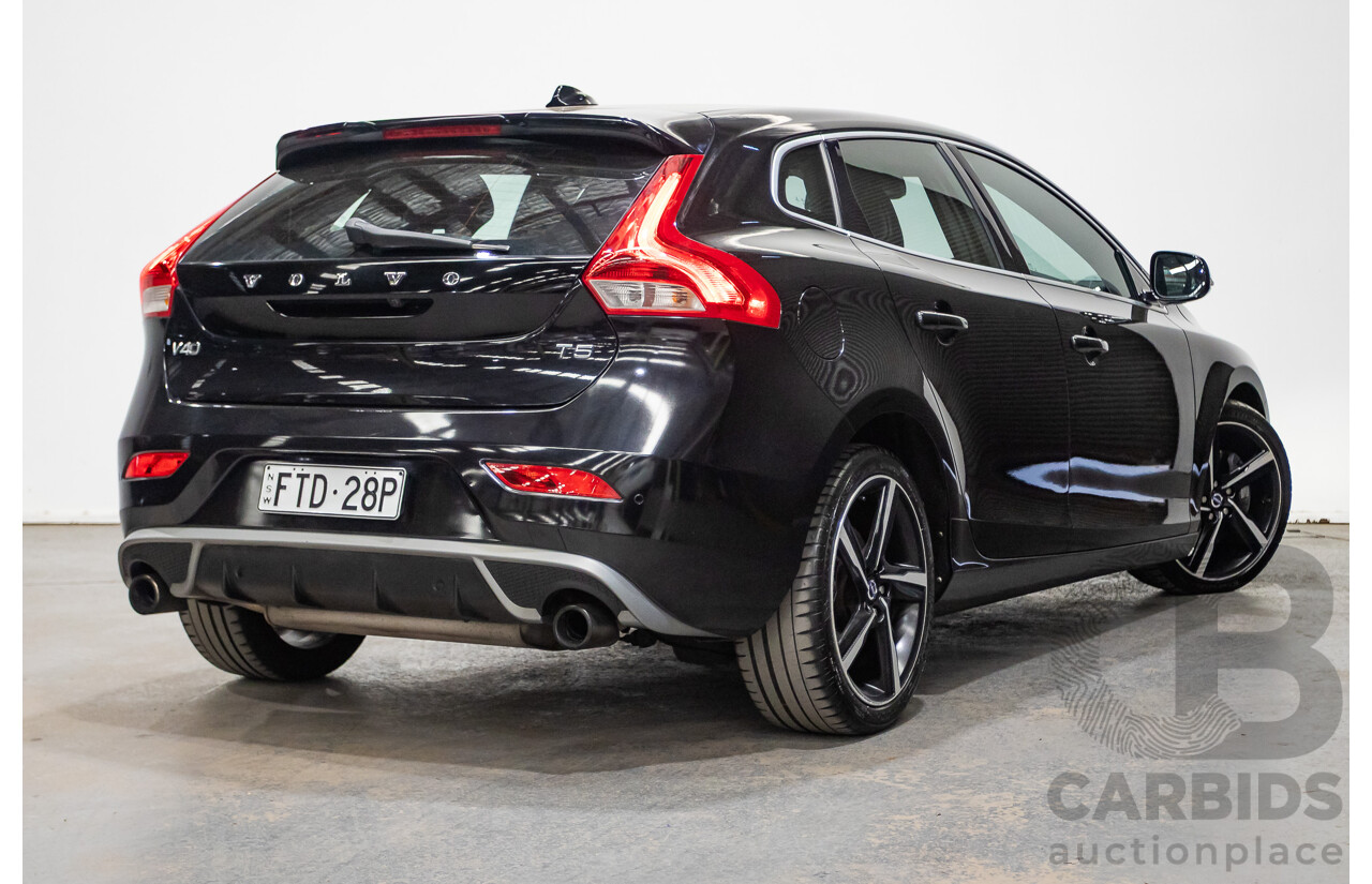 01/2015 Volvo V40 T5 R-DESIGN M MY15 5D Hatchback Black Sapphire Metallic Turbo 2.0L
