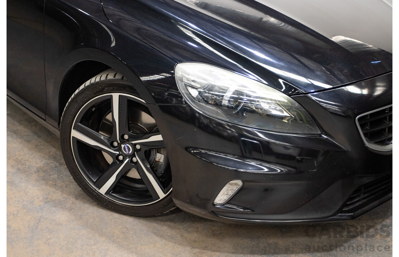 01/2015 Volvo V40 T5 R-DESIGN M MY15 5D Hatchback Black Sapphire Metallic Turbo 2.0L