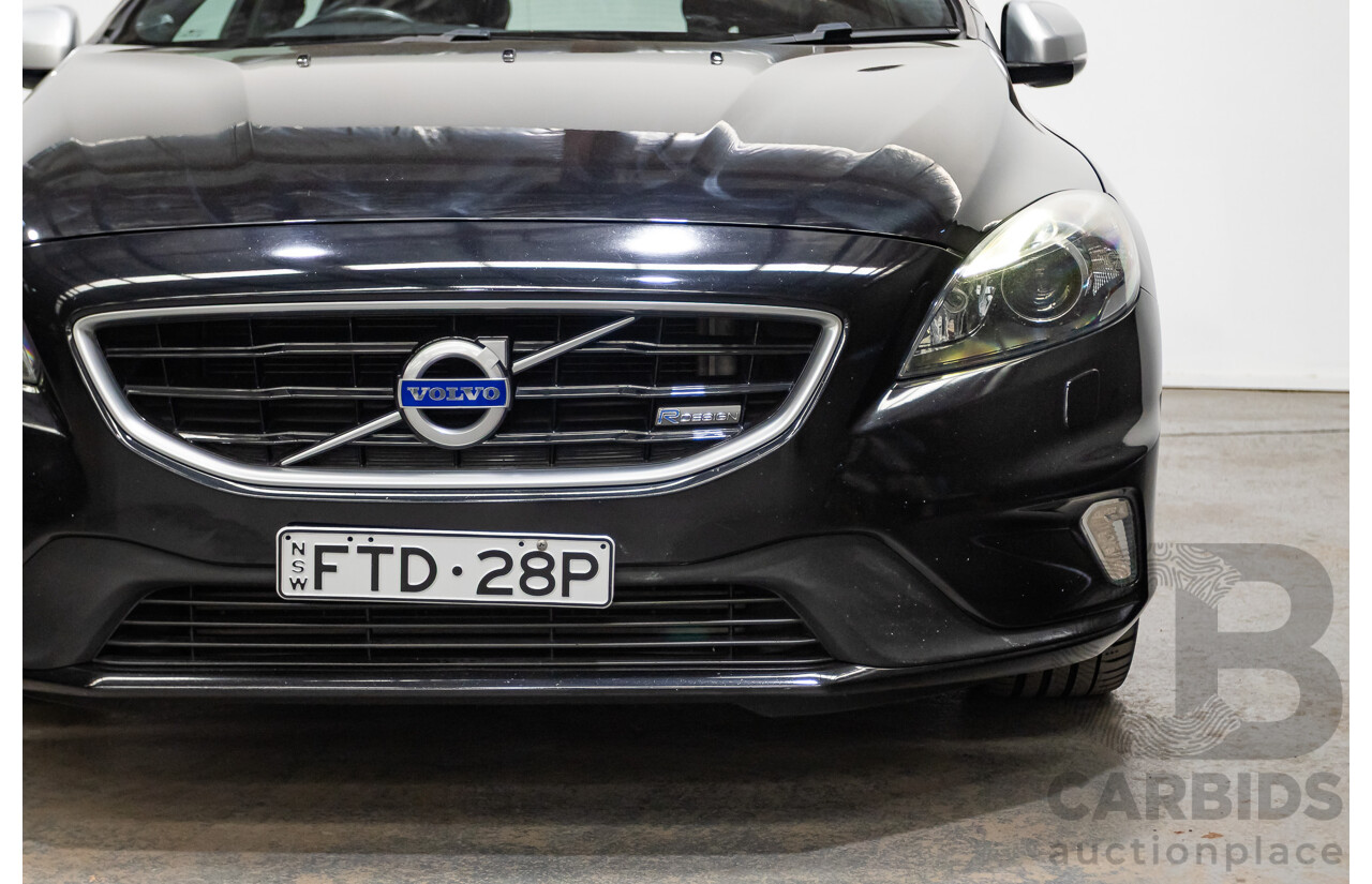 01/2015 Volvo V40 T5 R-DESIGN M MY15 5D Hatchback Black Sapphire Metallic Turbo 2.0L