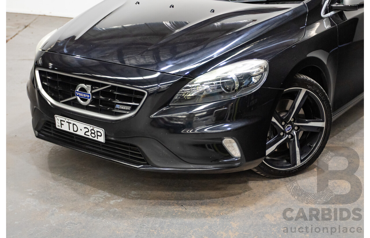 01/2015 Volvo V40 T5 R-DESIGN M MY15 5D Hatchback Black Sapphire Metallic Turbo 2.0L