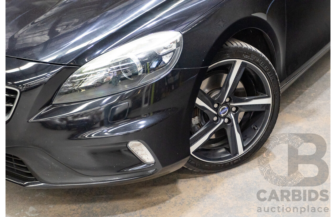 01/2015 Volvo V40 T5 R-DESIGN M MY15 5D Hatchback Black Sapphire Metallic Turbo 2.0L