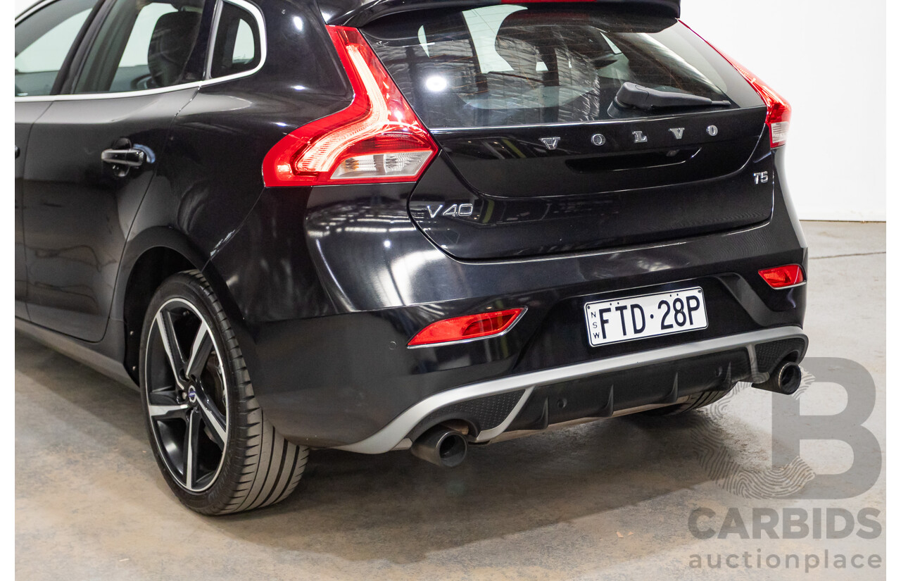 01/2015 Volvo V40 T5 R-DESIGN M MY15 5D Hatchback Black Sapphire Metallic Turbo 2.0L