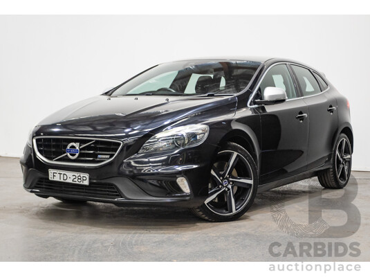01/2015 Volvo V40 T5 R-DESIGN M MY15 5D Hatchback Black Sapphire Metallic Turbo 2.0L
