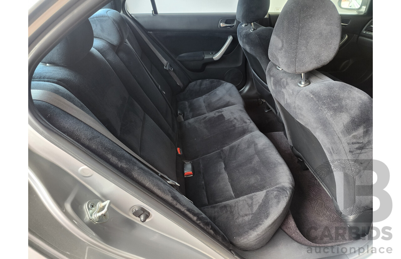 1/2004 Honda Accord EURO  4d Sedan Silver 2.4L
