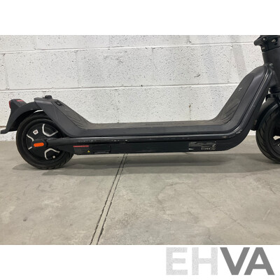 NIU Kick Scooter - KQi3 Sport