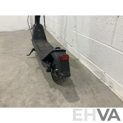 NIU Kick Scooter - KQi3 Sport