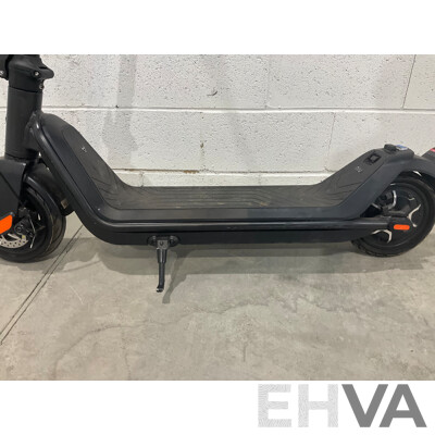 NIU Kick Scooter - KQi3 Sport