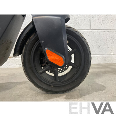 NIU Kick Scooter - KQi3 Sport