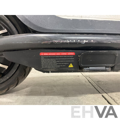 NIU Kick Scooter - KQi3 Sport