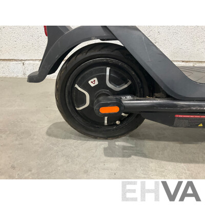 NIU Kick Scooter - KQi3 Sport