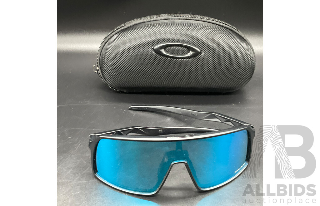 OAKLEY Sunglasses