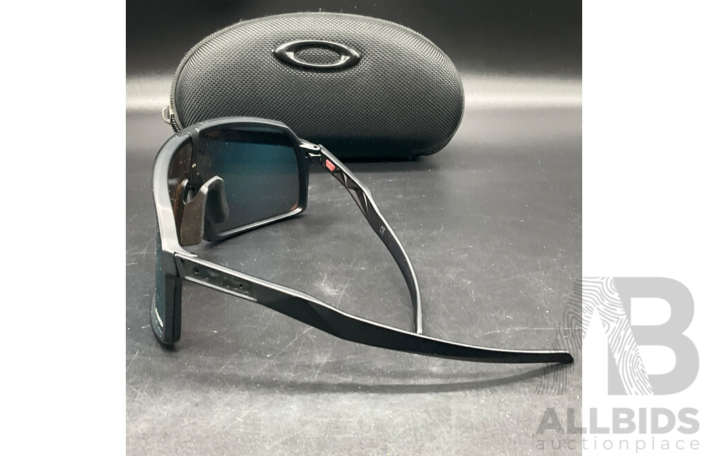 OAKLEY Sunglasses