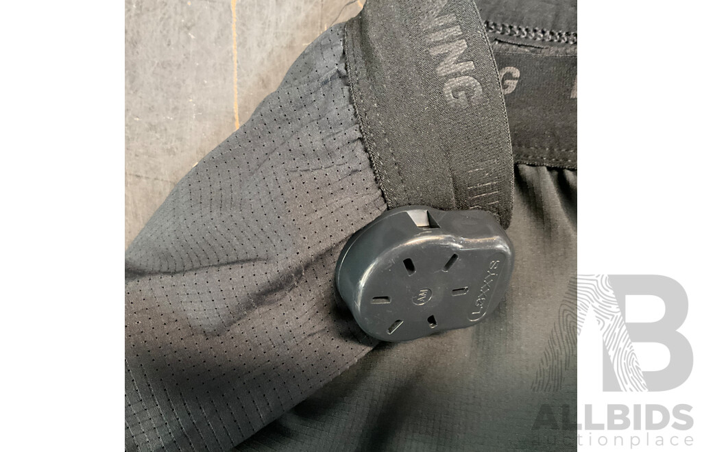 Nike Mens Size M Apparel - Lot of 5 - Total ORP $ 365