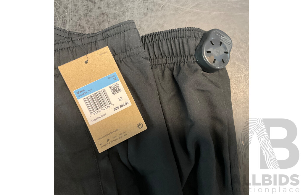 Nike Mens Size M Apparel - Lot of 5 - Total ORP $ 365