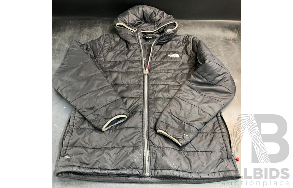 Under Armour Mens Size S Down 2.0 Jacket & the North Face Size XL Jacket - Lot of 2