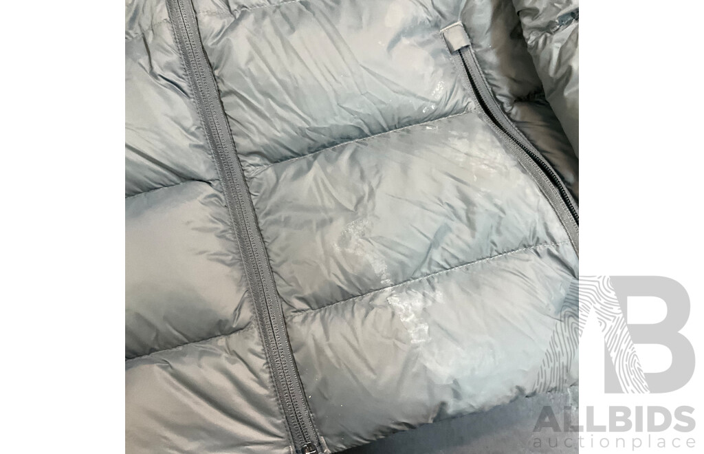 Under Armour Mens Size S Down 2.0 Jacket & the North Face Size XL Jacket - Lot of 2