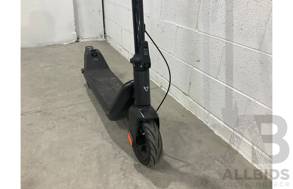 NIU Kick Scooter - KQi3 Sport