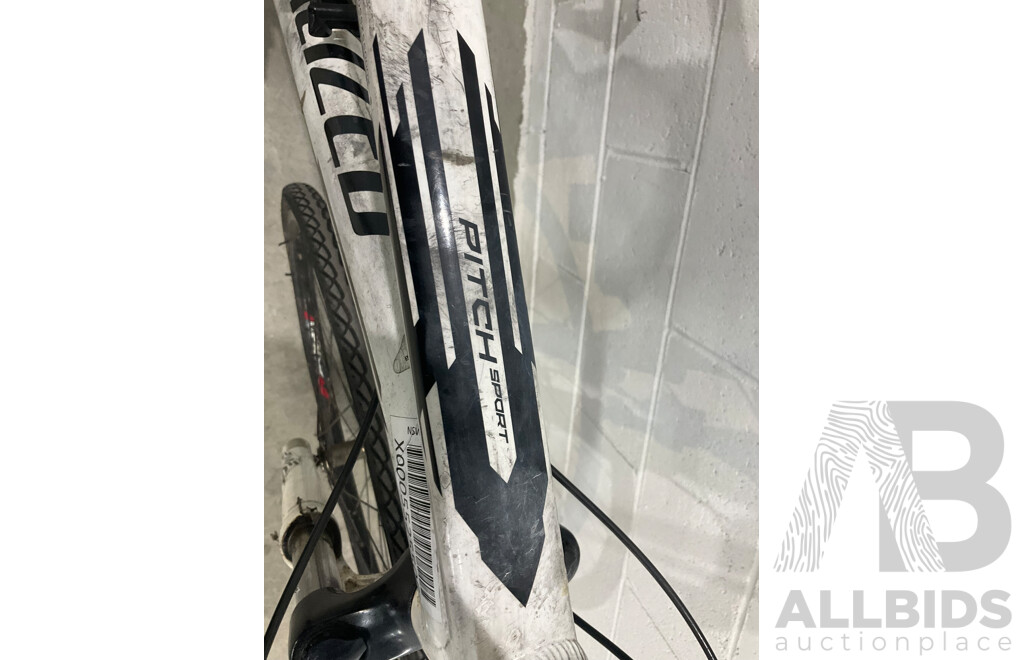 Specialized Pitch Sport - Medium 17.5