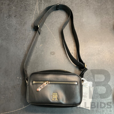 Tommy Hifiger Woman Camera Bag Black - ORP$199