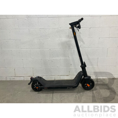 NIU Kick Scooter - KQi3 Sport