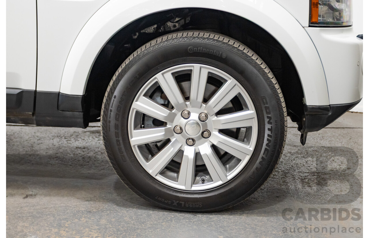 12/2013 Land Rover Discovery 4 3.0 SDV6 SE (4x4) MY13 4D Wagon Fuji White Turbo Diesel 3.0L - 7 seats